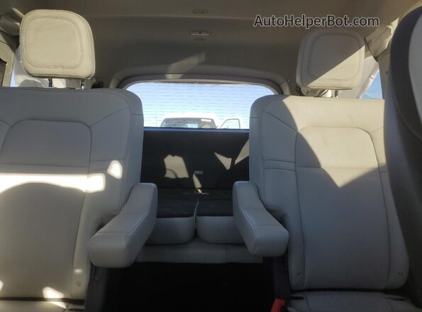 5LM5J6XC9SGL00239 2025 LINCOLN AVIATOR Серый Вид задних сидений
