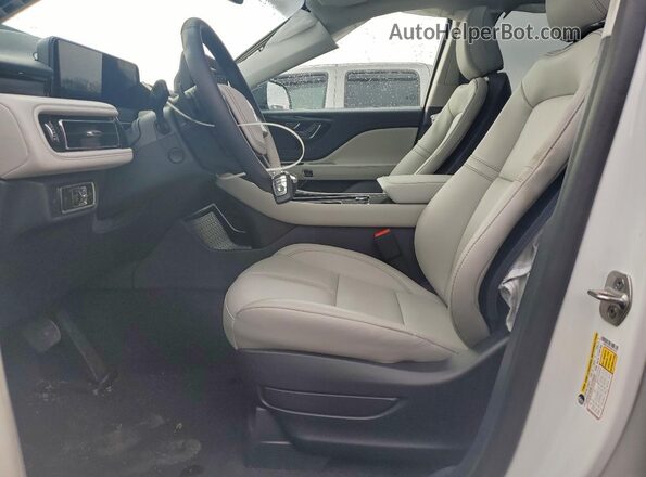 5LM5J6XCXSGL26333 2025 LINCOLN AVIATOR Белый Вид салона спереди