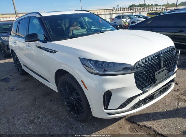 5LM5J7WC0SGL22900 2025 LINCOLN AVIATOR Белый Передняя правая четверть