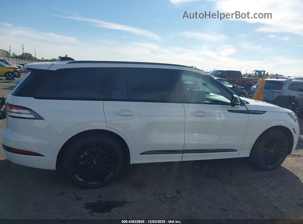 5LM5J7WC0SGL22900 2025 LINCOLN AVIATOR Белый Вид задней части салона