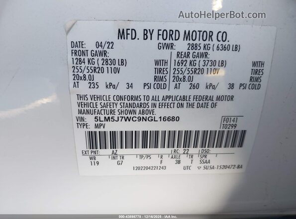 5LM5J7WC9NGL16680 2022 LINCOLN AVIATOR White Vista del compartimento del motor