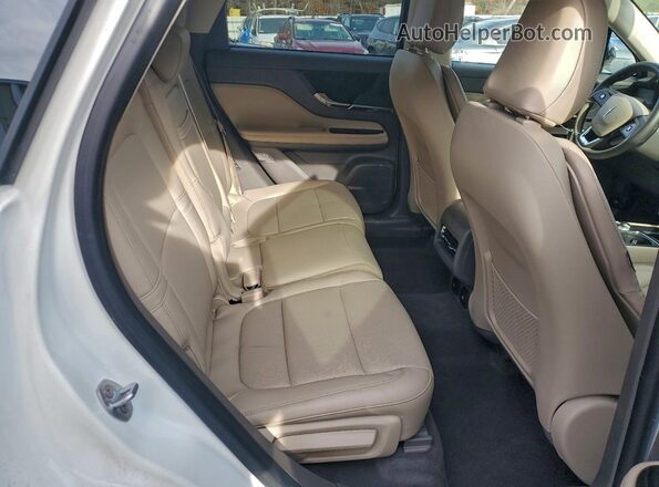 5LMCJ1DA2RUL11155 2024 LINCOLN CORSAIR White Вид задньої частини салону