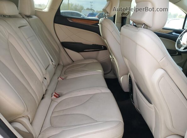 5LMCJ2D95GUJ12691 2016 LINCOLN MKC Белый Вид задней части салона