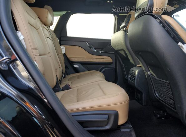 5LMCJ2DH8LUL22641 2020 LINCOLN CORSAIR Black Rear interior view