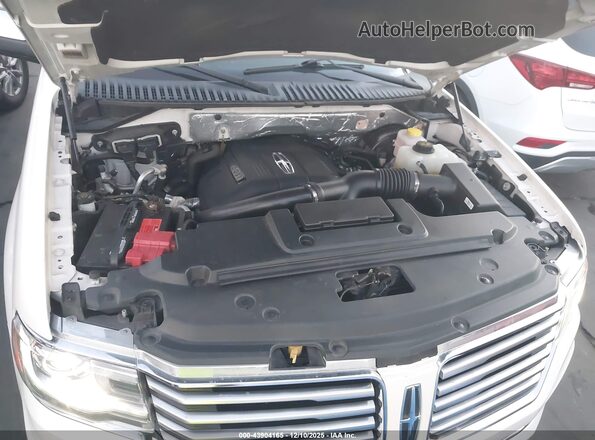5LMJJ2HT3HEL06998 2017 LINCOLN NAVIGATOR White Вид ззаду