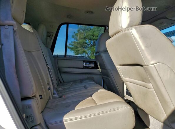 5LMJJ2HT4HEL09151 2017 LINCOLN NAVIGATOR White Սալոնի հետևի տեսք