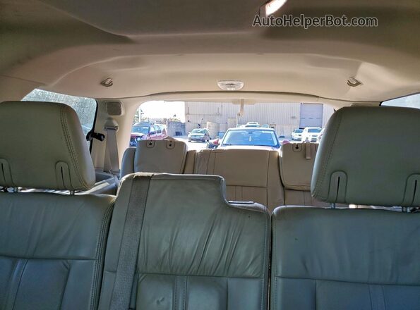 5LMJJ2HT4HEL09151 2017 LINCOLN NAVIGATOR White Հետևի նստատեղերի տեսք