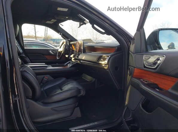 5LMJJ2LT7JEL21095 2018 LINCOLN NAVIGATOR Черный Вид салона спереди