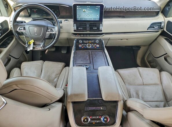 5LMJJ3HT6JEL08076 2018 LINCOLN NAVIGATOR Желто-коричневый Вид панели приборов