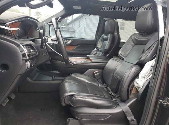 5LMJJ3LT2KEL10657 2019 LINCOLN NAVIGATOR Черный Вид салона спереди