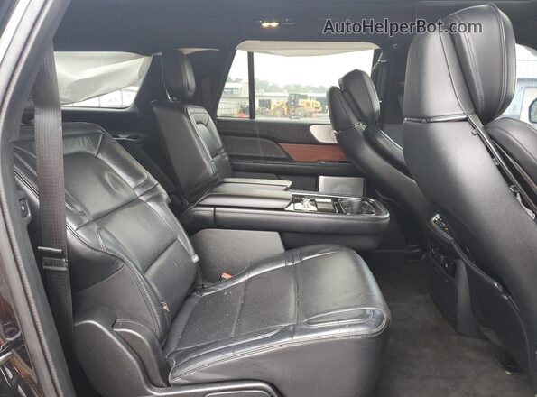 5LMJJ3LT2KEL10657 2019 LINCOLN NAVIGATOR Черный Вид задней части салона