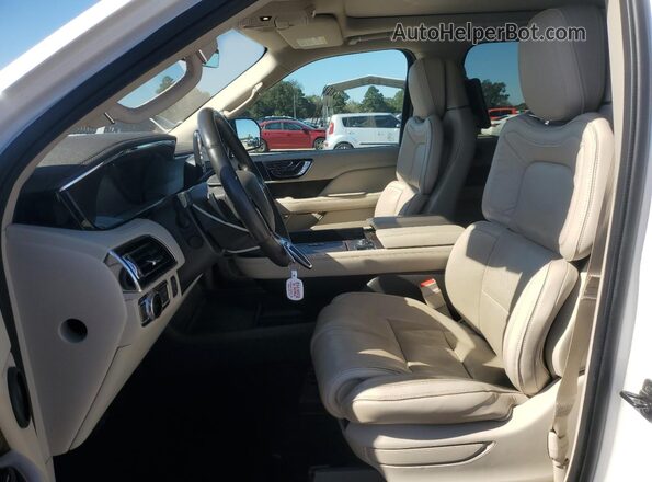 5LMJJ3LTXKEL09207 2019 LINCOLN NAVIGATOR Белый Вид салона спереди