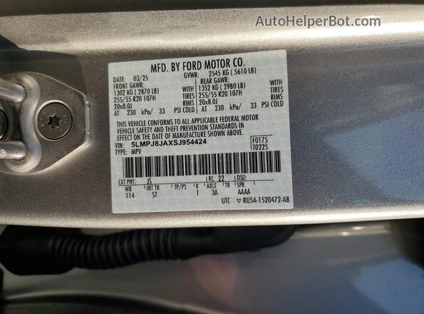 5LMPJ8JAXSJ954424 2025 LINCOLN NAUTILUS Silver Vista del compartimento del motor