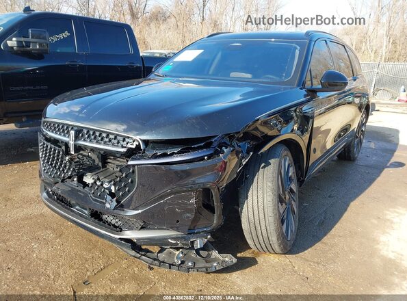 5LMPJ8K41SJ893523 2025 LINCOLN NAUTILUS Черный Передняя левая четверть