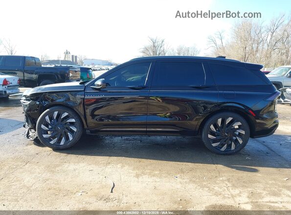 5LMPJ8K41SJ893523 2025 LINCOLN NAUTILUS Черный Вид задней части салона