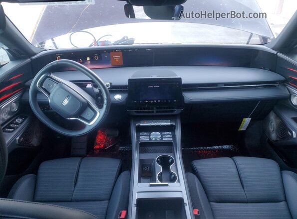 5LMPJ8K44SJ951236 2025 LINCOLN NAUTILUS Бордовый Вид панели приборов