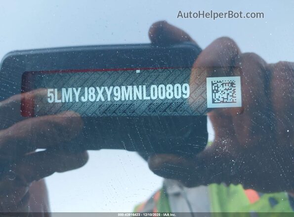 5LMYJ8XY9MNL00809 2021 LINCOLN AVIATOR Red Engine compartment view