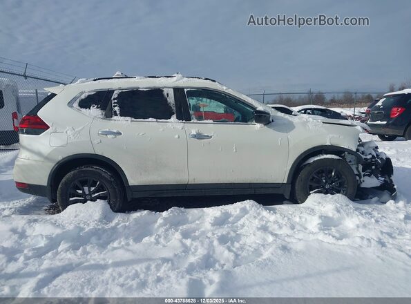 5N1AT2MV0JC751639 2018 NISSAN ROGUE White Vista interior trasera