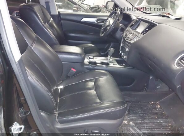 5N1DR2MMXHC620666 2017 NISSAN PATHFINDER Black Widok wnętrza z przodu