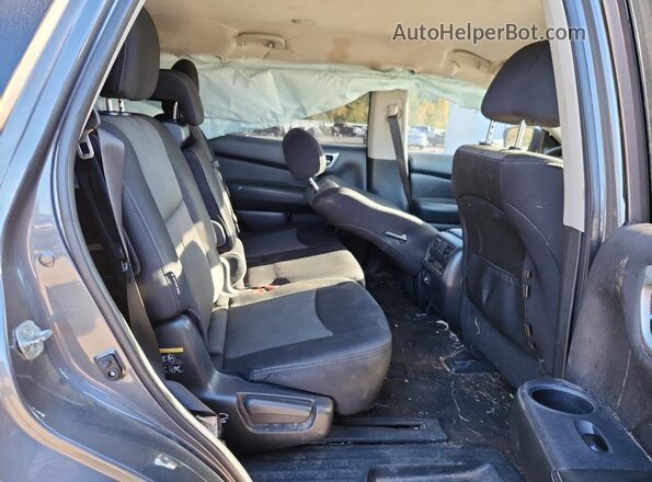 5N1DR2MN0JC660883 2018 NISSAN PATHFINDER Gray Rear interior view