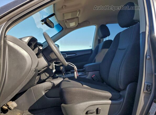 5N1DR2MNXHC697482 2017 NISSAN PATHFINDER Gray Front interior view