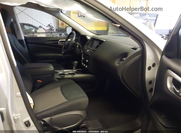 5N1DR2MNXKC596773 2019 NISSAN PATHFINDER Silver Front interior view