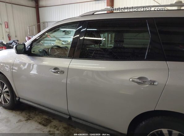5N1DR2MNXKC596773 2019 NISSAN PATHFINDER Silver 360 interior view