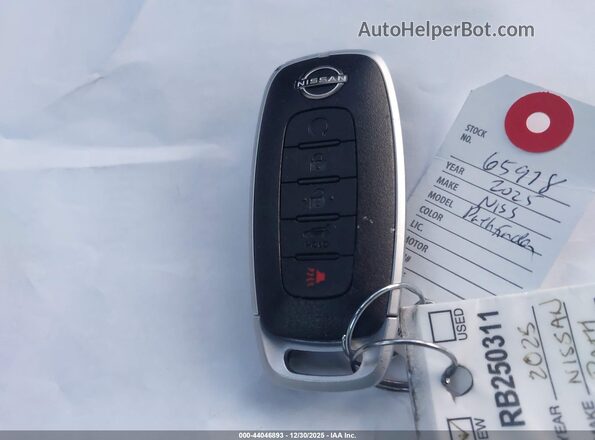 5N1DR3BC1SC244124 2025 NISSAN PATHFINDER Черный Вид панели приборов