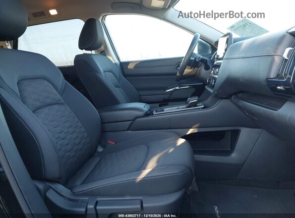 5N1DR3BC7SC232074 2025 NISSAN PATHFINDER Черный Вид салона спереди