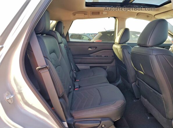 5N1DR3DG8SC212514 2025 NISSAN PATHFINDER Серебряный Вид задней части салона