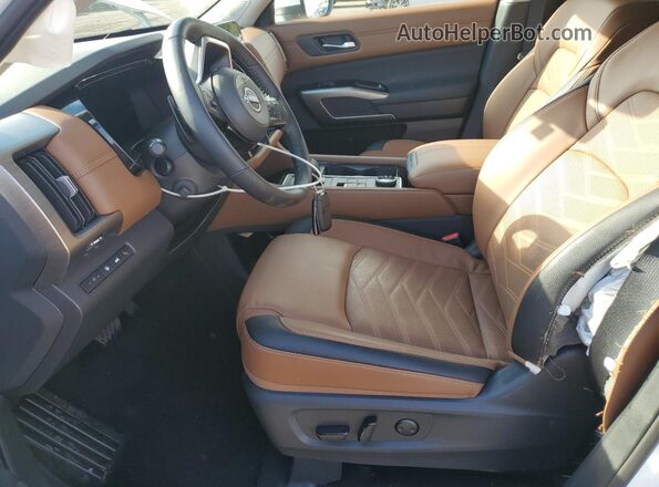 5N1DR3DK3SC221447 2025 NISSAN PATHFINDER Белый Вид салона спереди