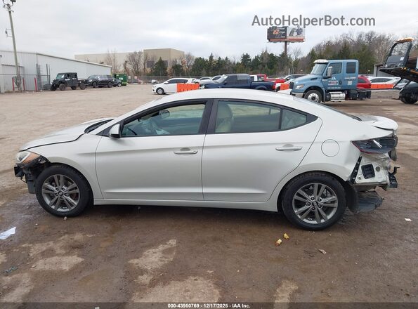 5NPD74LF1HH101700 2017 HYUNDAI ELANTRA Beige Vista interior trasera