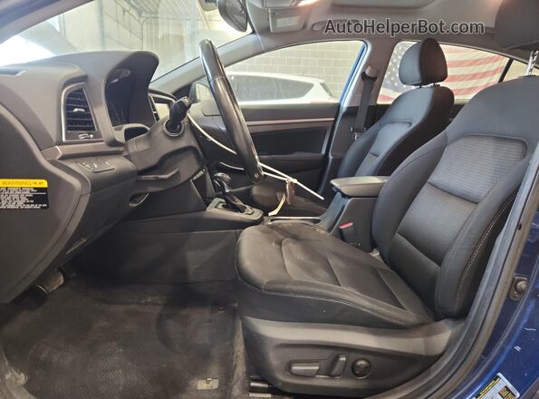 5NPD84LFXHH182905 2017 HYUNDAI ELANTRA Blue Front interior view