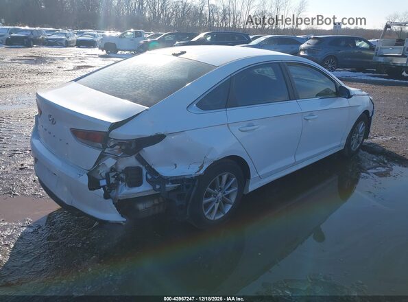 5NPE24AF2JH655081 2018 HYUNDAI SONATA Белый Вид спереди