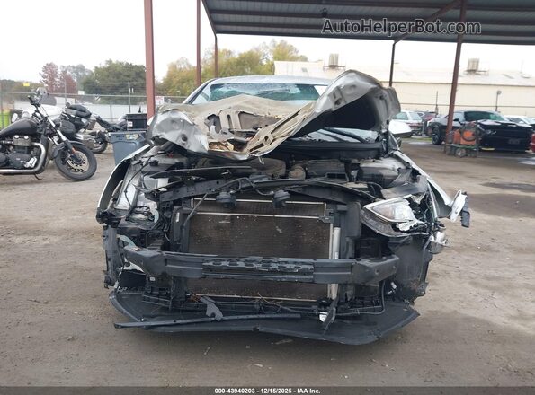 5NPE24AF5JH681321 2018 HYUNDAI SONATA Серебряный Вид спереди