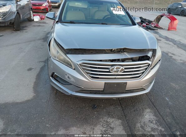 5NPE24AF7HH466484 2017 HYUNDAI SONATA Light Blue Вид спереди