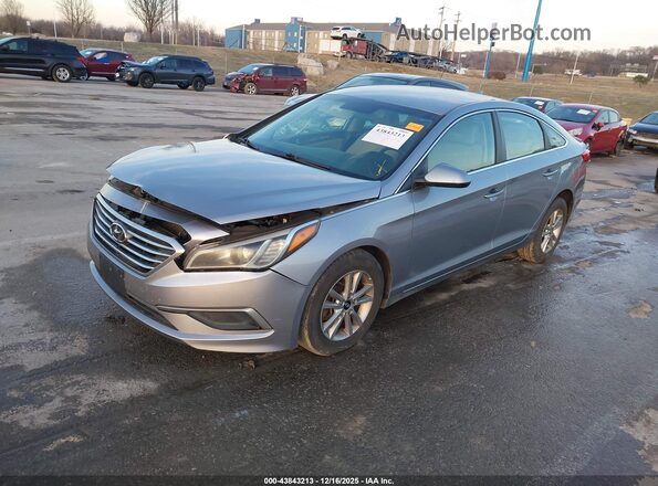 5NPE24AF7HH466484 2017 HYUNDAI SONATA Light Blue Передняя левая четверть