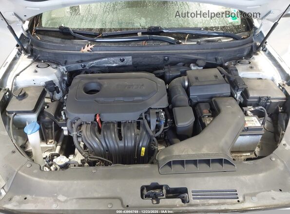 5NPE34AF7JH670088 2018 HYUNDAI SONATA Silver Widok z tyłu
