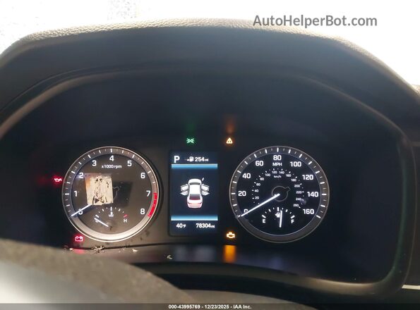 5NPE34AF7JH670088 2018 HYUNDAI SONATA Silver Widok tylnych siedzeń