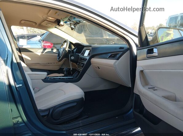 5NPE34AF8HH550620 2017 HYUNDAI SONATA Синий Вид салона спереди