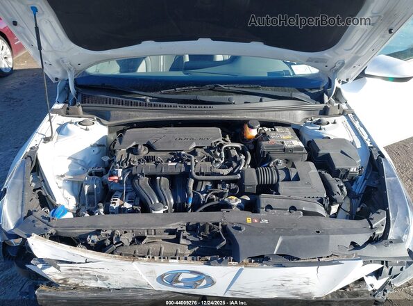 5NPLM4AG2NH053748 2022 HYUNDAI ELANTRA Белый Вид сзади