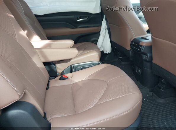 5TDAAAB5XSS072663 2025 TOYOTA GRAND HIGHLANDER Серый Вид наклейки с VIN-кодом