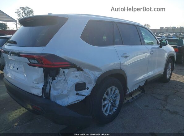 5TDACAB57TS074186 2026 TOYOTA LE Белый Задняя правая четверть