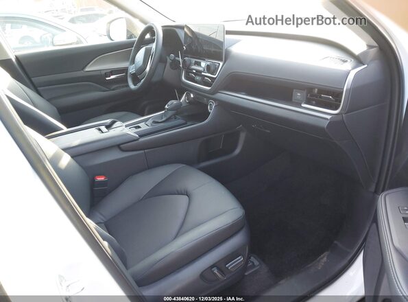 5TDACAB57TS074186 2026 TOYOTA LE Белый Вид салона спереди