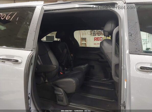 5TDCSKFC8SS166836 2025 TOYOTA SIENNA Gray Widok naklejki z numerem VIN