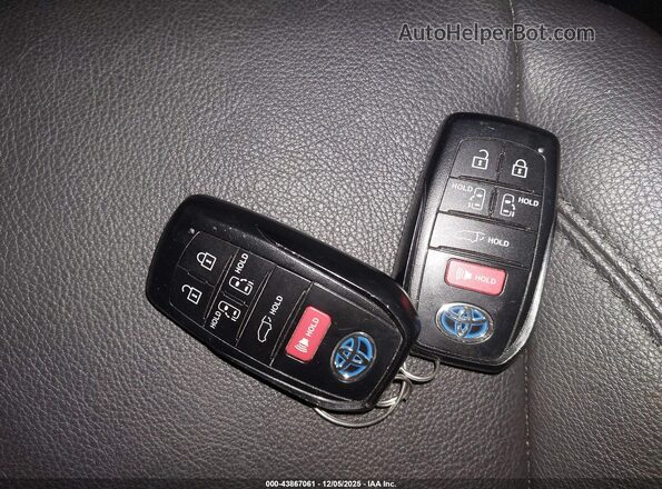 5TDCSKFC8SS166836 2025 TOYOTA SIENNA Gray Widok deski rozdzielczej