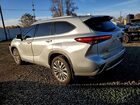 2021 Toyota Highlander Hybrid Platinum Серый vin: 5TDEBRCH2MS064355