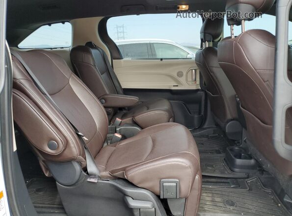 5TDESKFC6PS084443 2023 TOYOTA LIMITED White Vista interior trasera