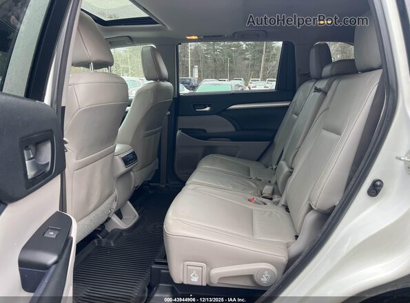 5TDJZRFH1JS543142 2018 TOYOTA LE White Вид наклейки з VIN-кодом