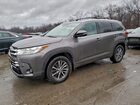 2018 Toyota Highlander Se Gray vin: 5TDJZRFH1JS555601